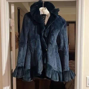 S/M Maximillian by Bloomingdales Vintage reversible fur jacket. (No label)